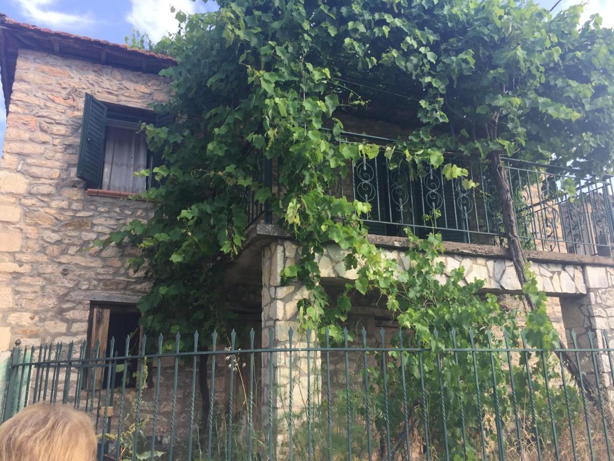 Kesemi Appartement Kalavryta Buitenkant foto